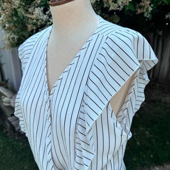 Guess White & Black Stripped Sleeveless Flutter Faux Wrap Blouse Top Women's L - Picture 2 of 10
